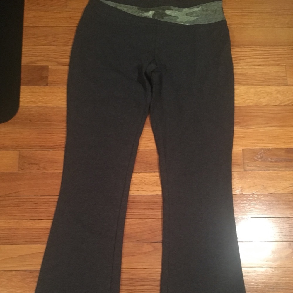 SO Yoga skinny bootcut pants